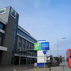 https://quality-hotel-heathrow.brighton-hotels-england.com
